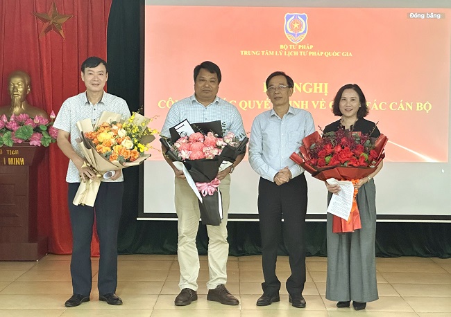 Hội nghị công bố các quyết định về công tác cán bộ tại Trung tâm Lý lịch tư pháp quốc gia