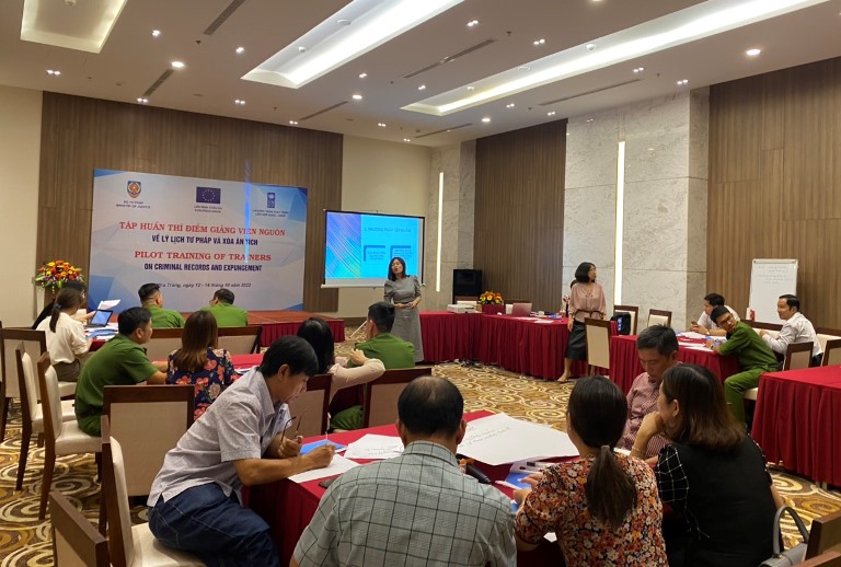 Tập huấn thí điểm giảng viên nguồn về lý lịch tư pháp và xóa án tích tại Khánh Hòa