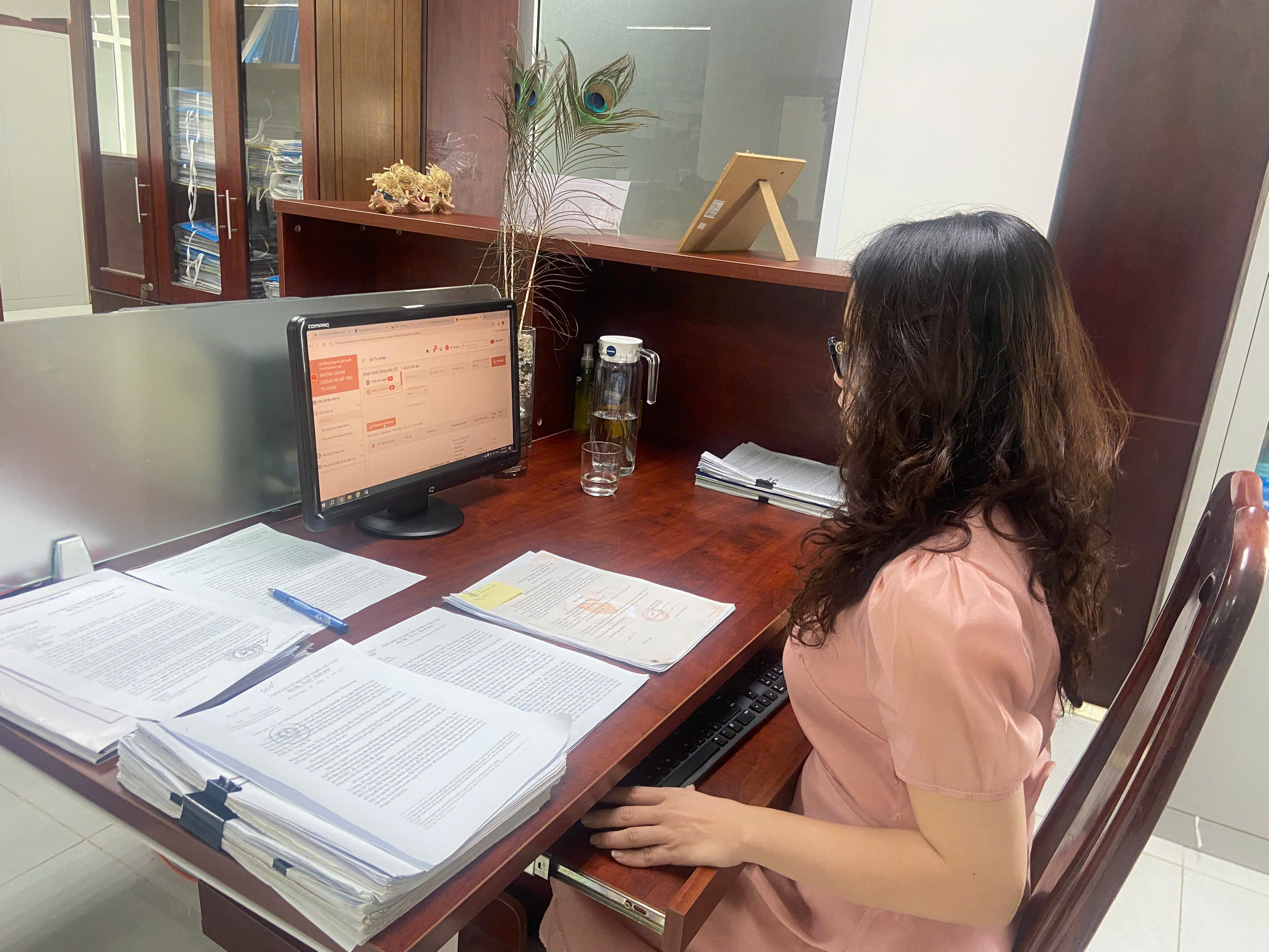 Chủ tịch Ủy ban nhân dân tỉnh Kon Tum thành lập Tổ công tác triển khai thí điểm cấp Phiếu lý lịch tư pháp trên Ứng dụng định danh và xác thực điện tử VNeID